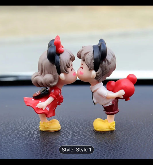 2pcs Cute Cartoon Couple Figurines - Romantic Kiss Dolls with Red Balloons, PVC Collectibles for Car Dashboard & Home Decor, Valentine'S Day & Halloween Gifts, No Power Needed, Fits Various Room Types, Car Ornaments, Doll Ornaments, Car Decorations